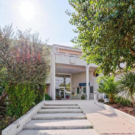 Comfort Aparthotel Six-Fours Six-Fours-les-Plages Exteriör bild