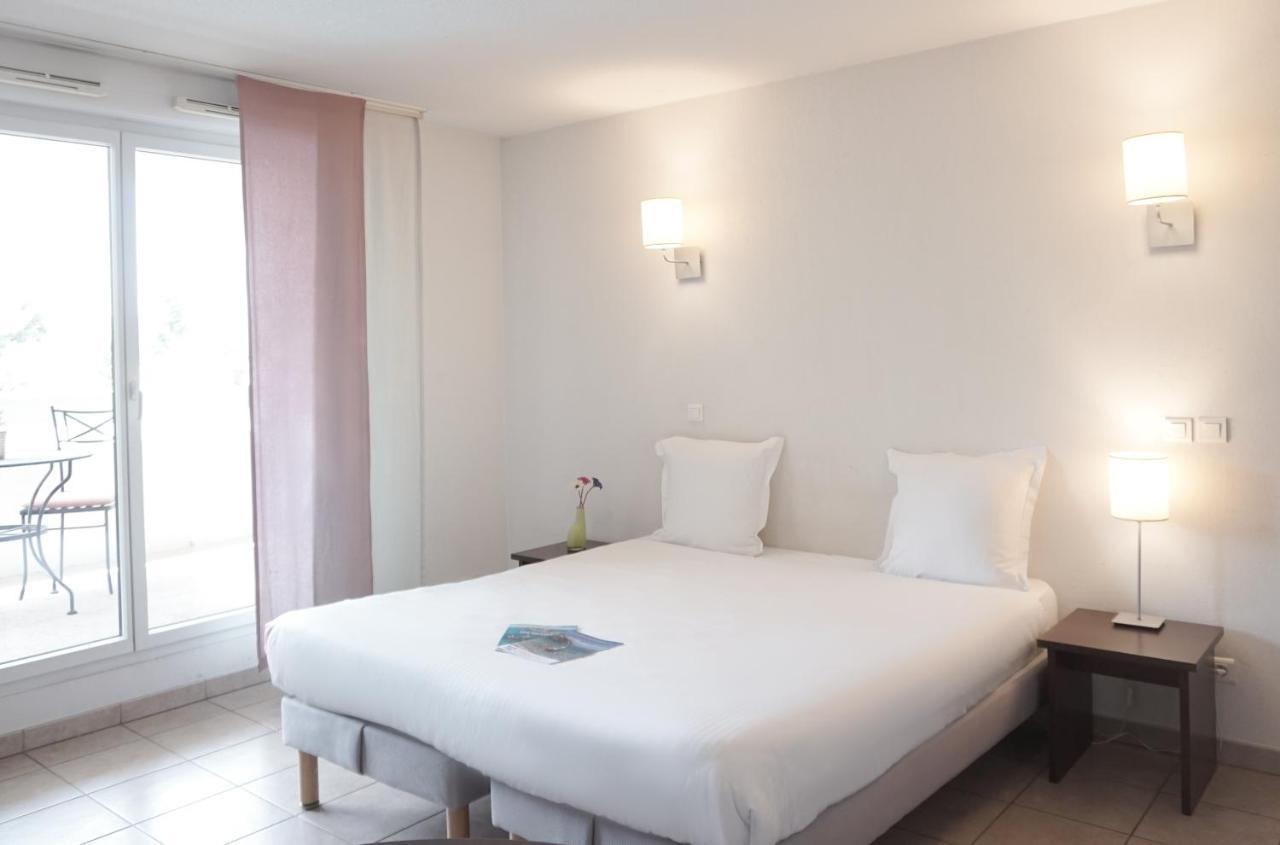 Comfort Aparthotel Six-Fours Six-Fours-les-Plages Exteriör bild