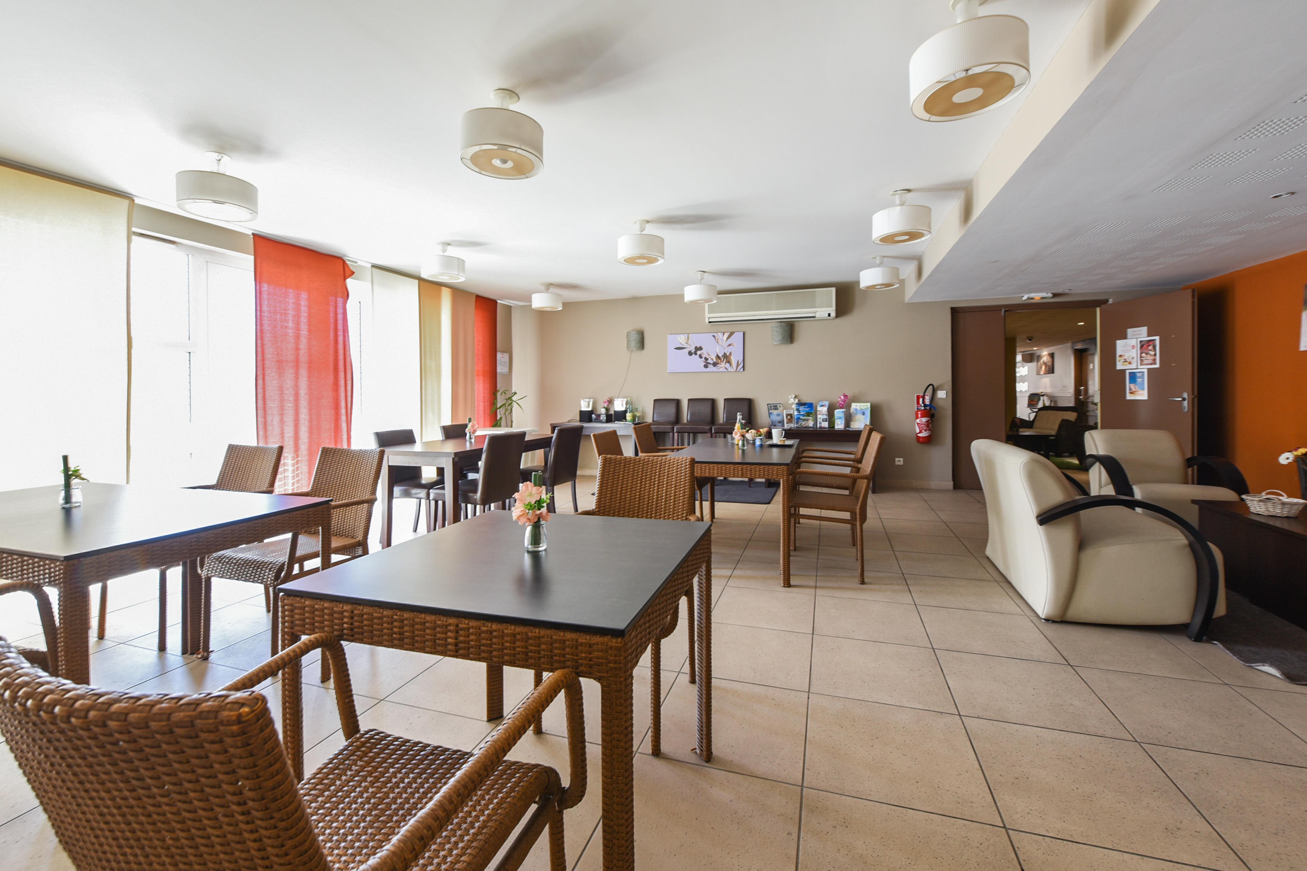 Comfort Aparthotel Six-Fours Six-Fours-les-Plages Exteriör bild