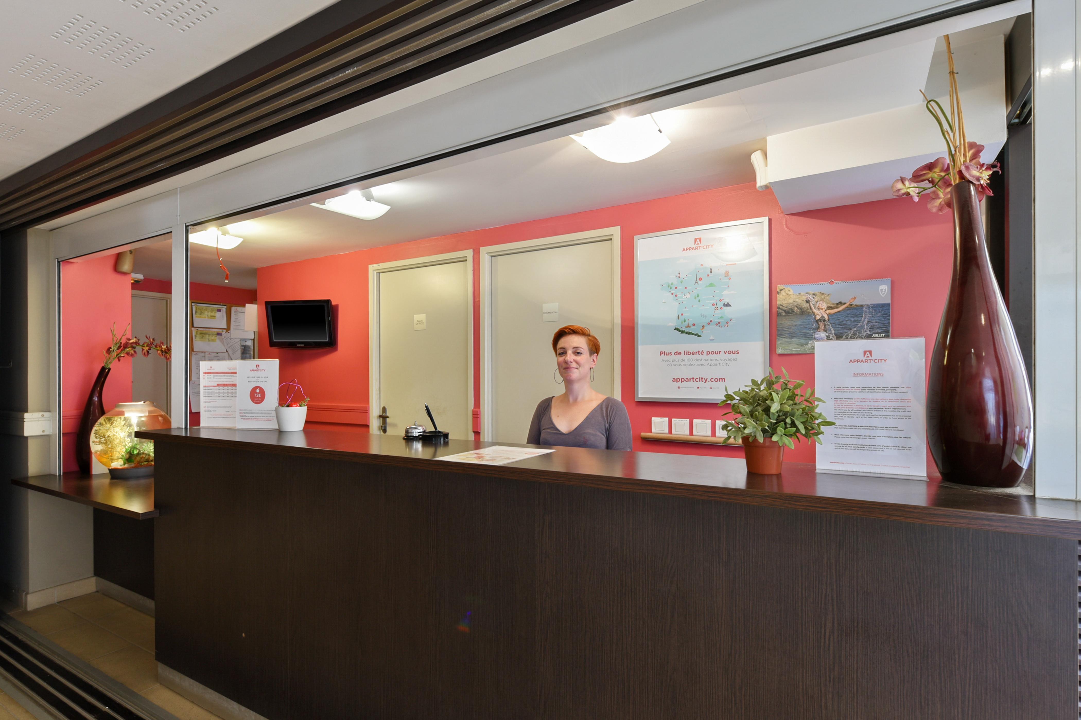 Comfort Aparthotel Six-Fours Six-Fours-les-Plages Exteriör bild