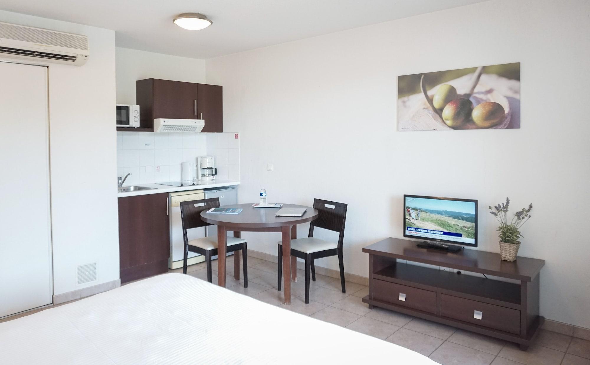 Comfort Aparthotel Six-Fours Six-Fours-les-Plages Exteriör bild