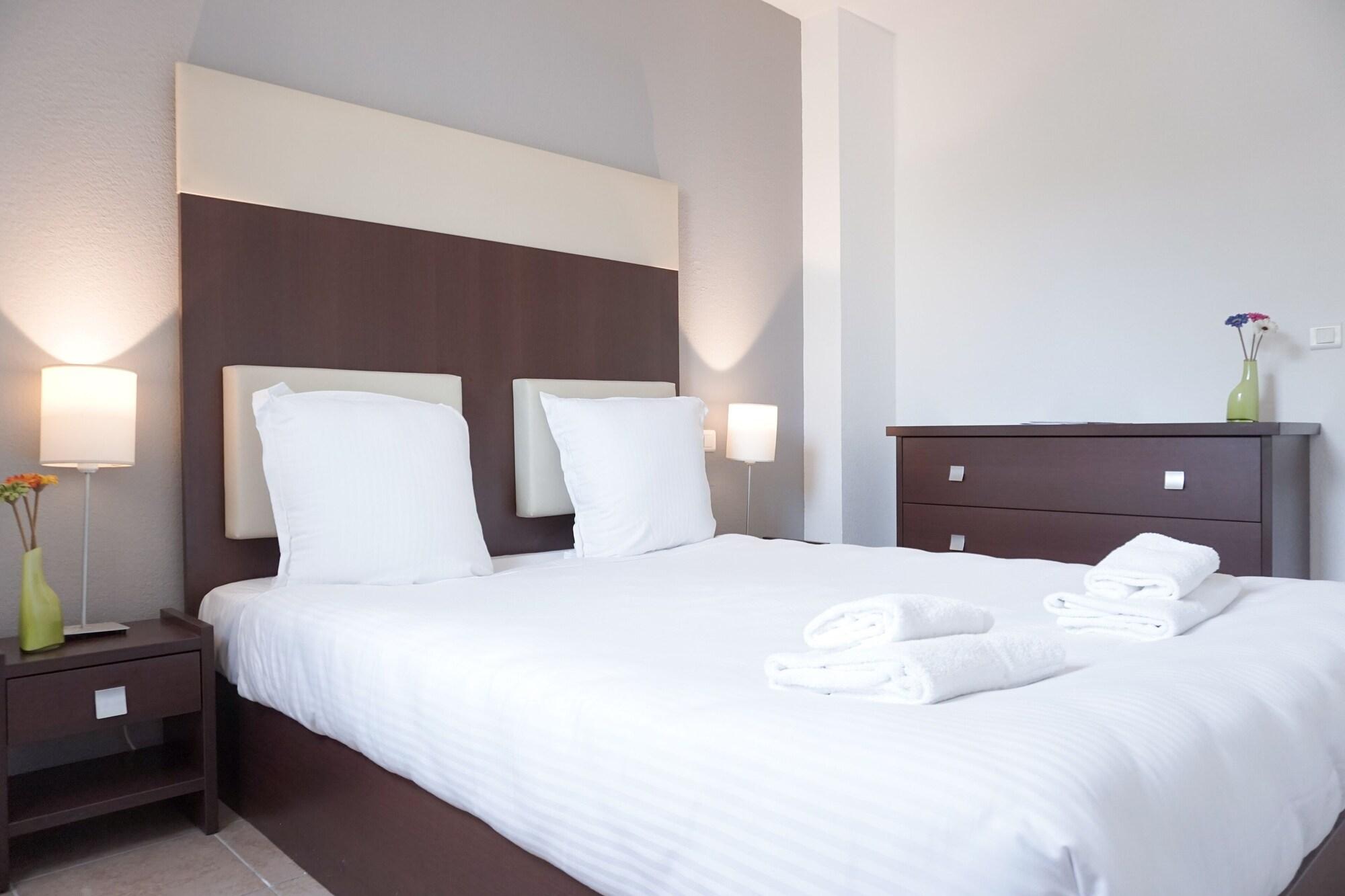 Comfort Aparthotel Six-Fours Six-Fours-les-Plages Exteriör bild