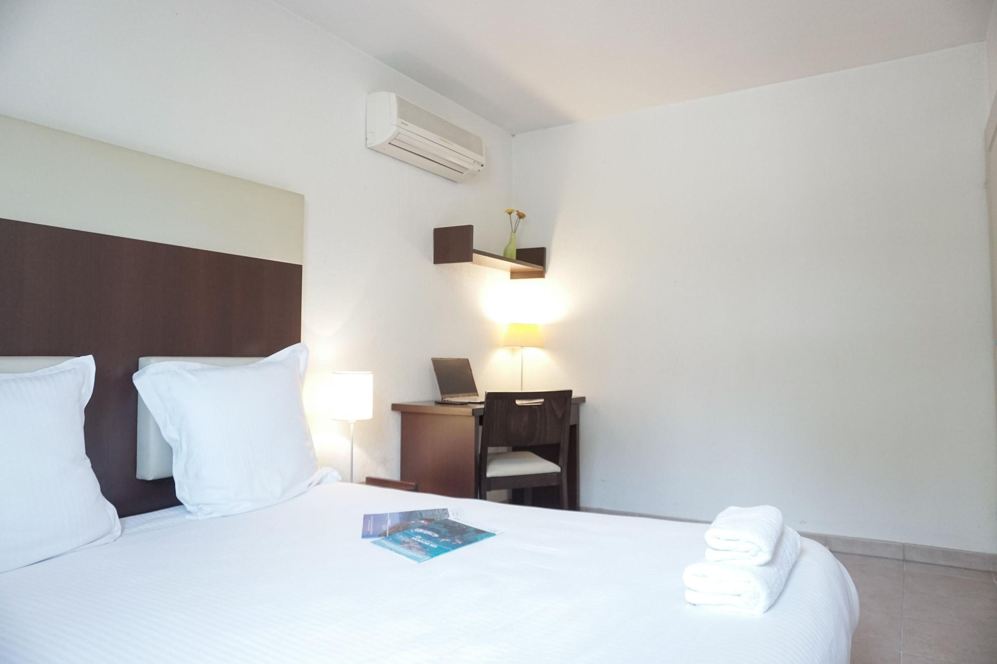 Comfort Aparthotel Six-Fours Six-Fours-les-Plages Exteriör bild