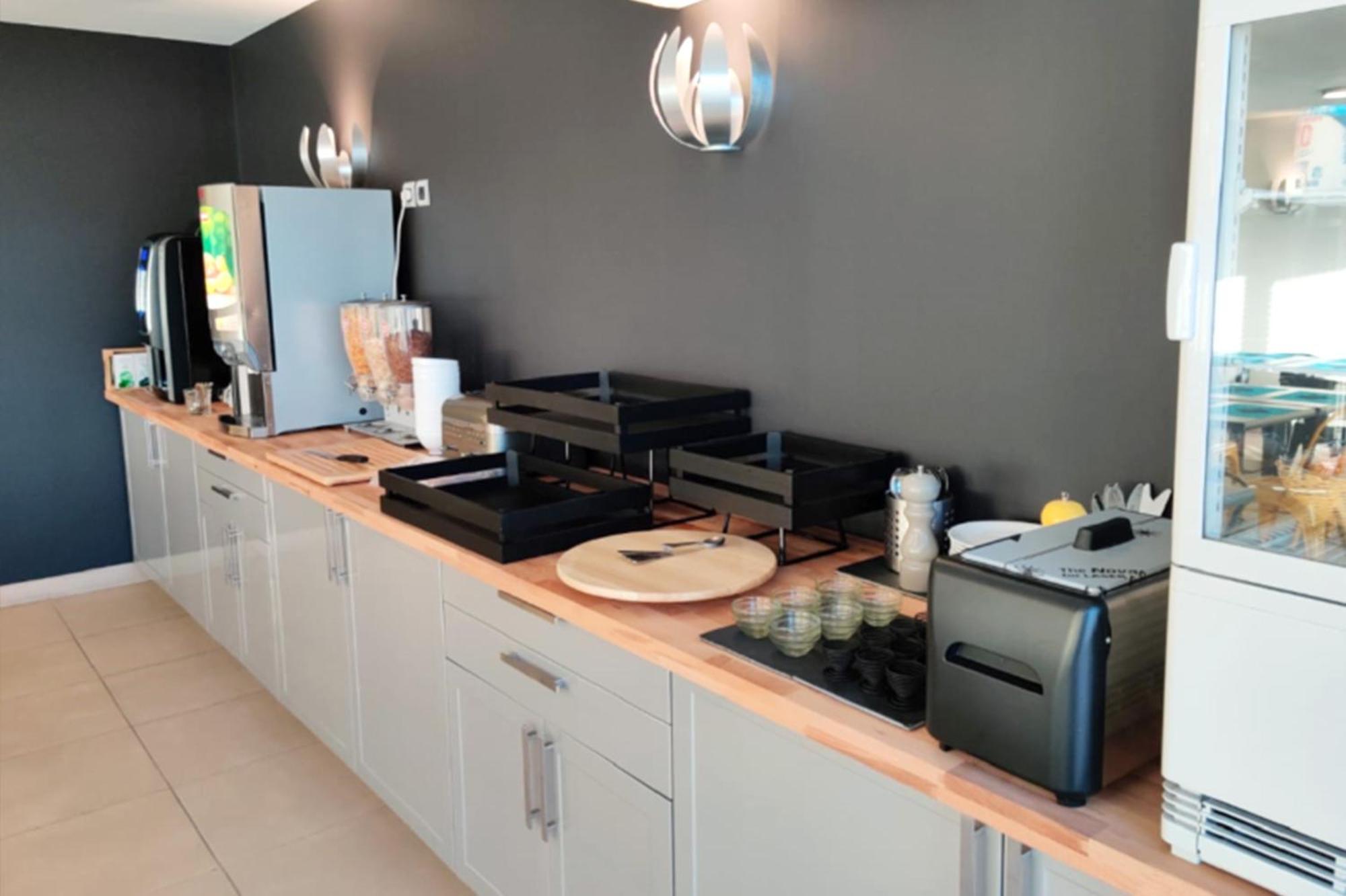 Comfort Aparthotel Six-Fours Six-Fours-les-Plages Exteriör bild