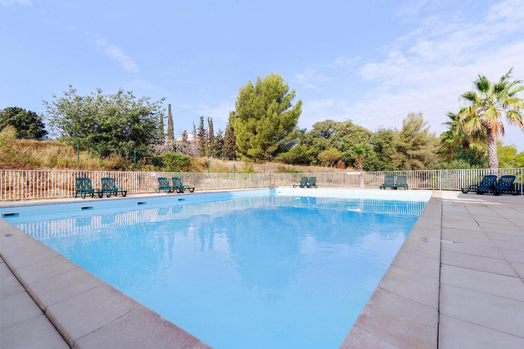 Comfort Aparthotel Six-Fours Six-Fours-les-Plages Exteriör bild