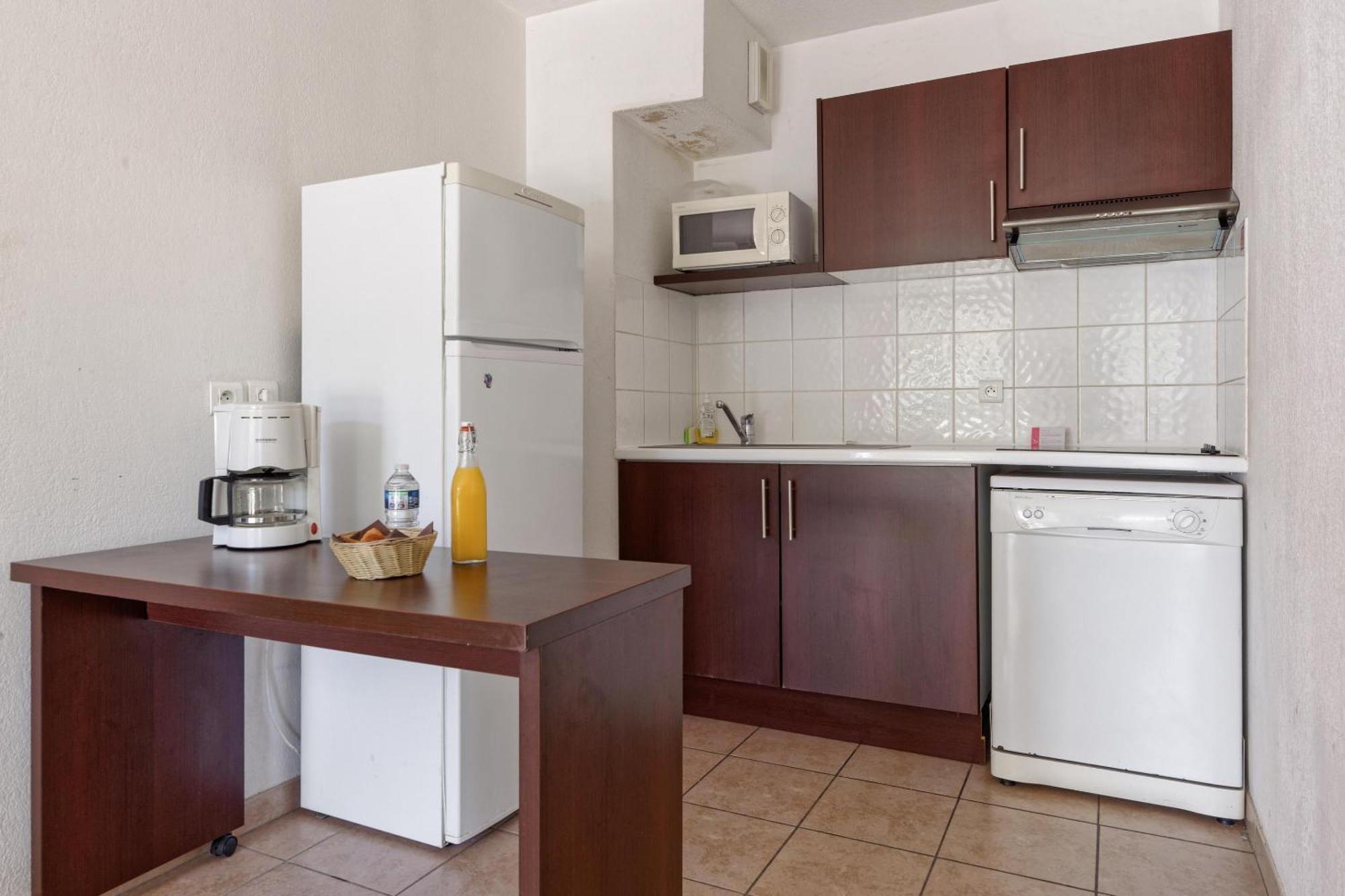 Comfort Aparthotel Six-Fours Six-Fours-les-Plages Exteriör bild