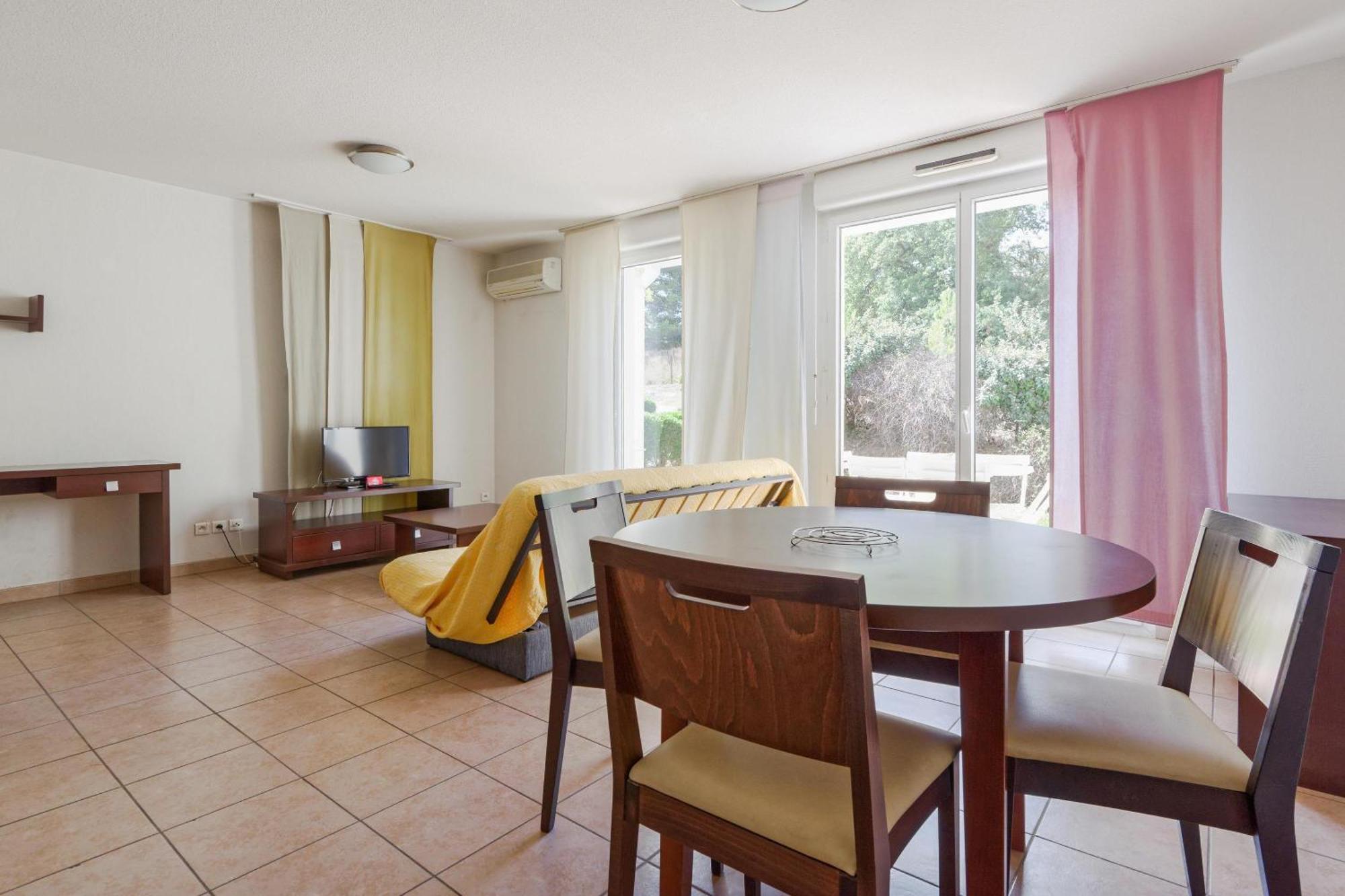 Comfort Aparthotel Six-Fours Six-Fours-les-Plages Exteriör bild