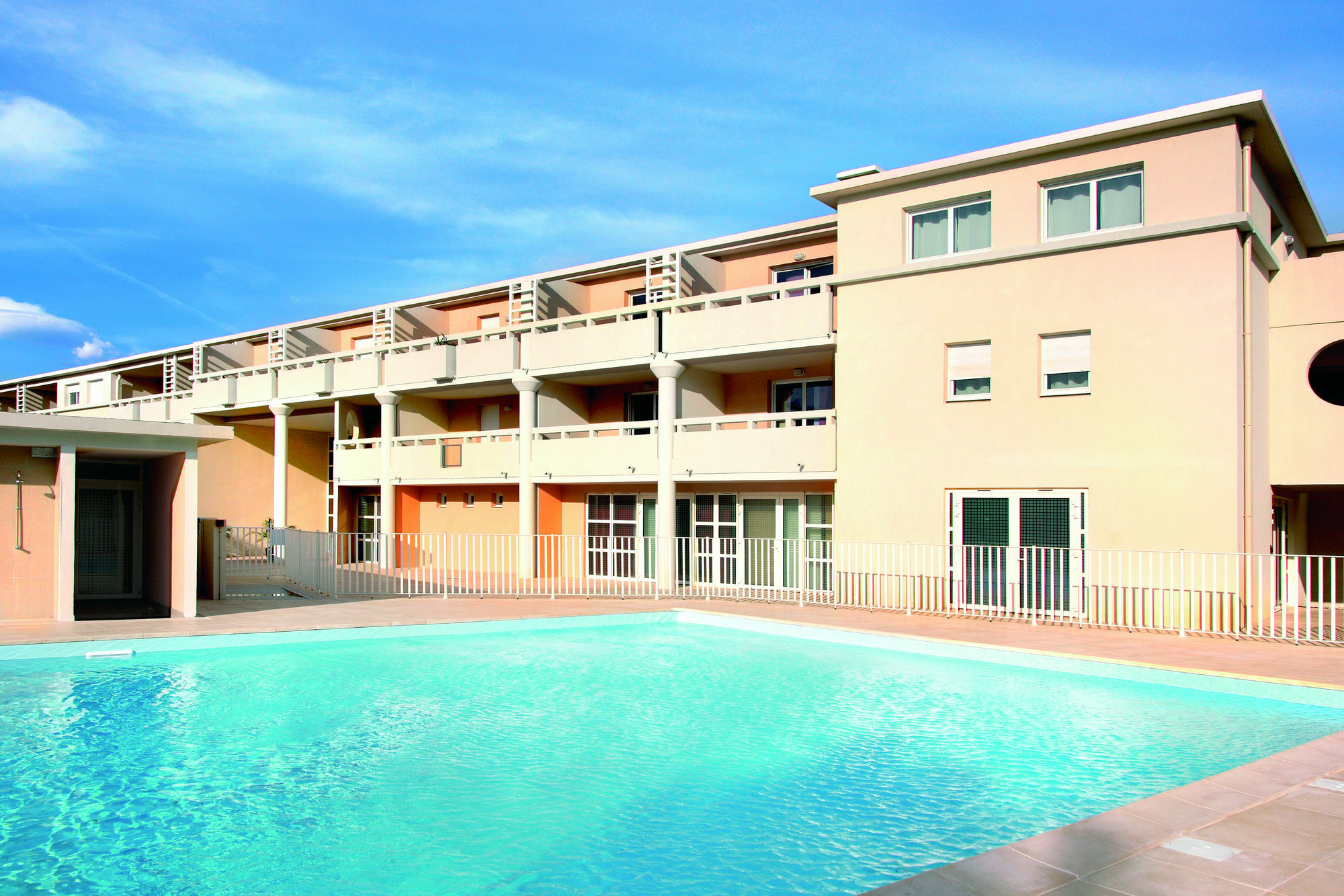 Comfort Aparthotel Six-Fours Six-Fours-les-Plages Exteriör bild