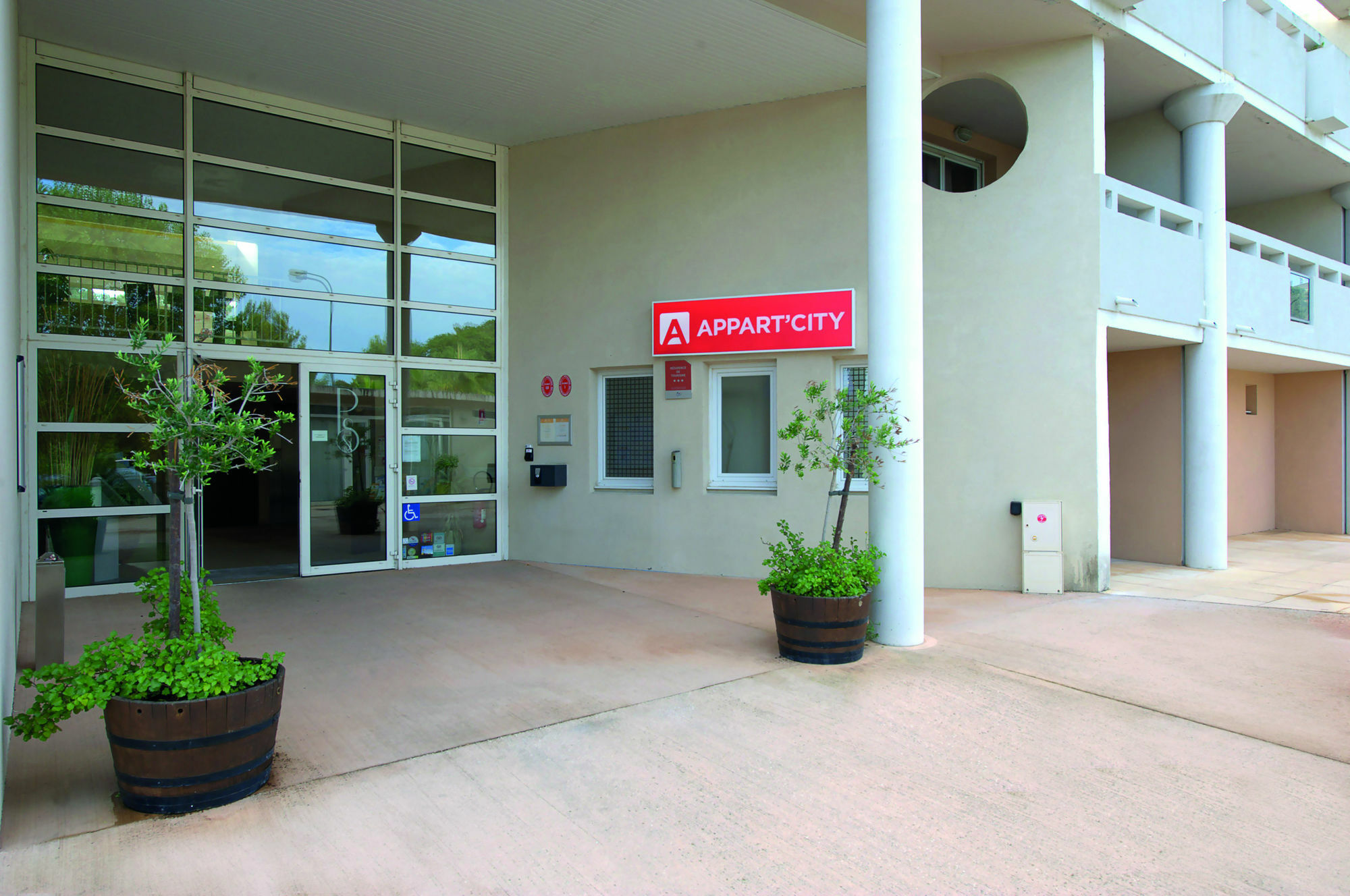 Comfort Aparthotel Six-Fours Six-Fours-les-Plages Exteriör bild